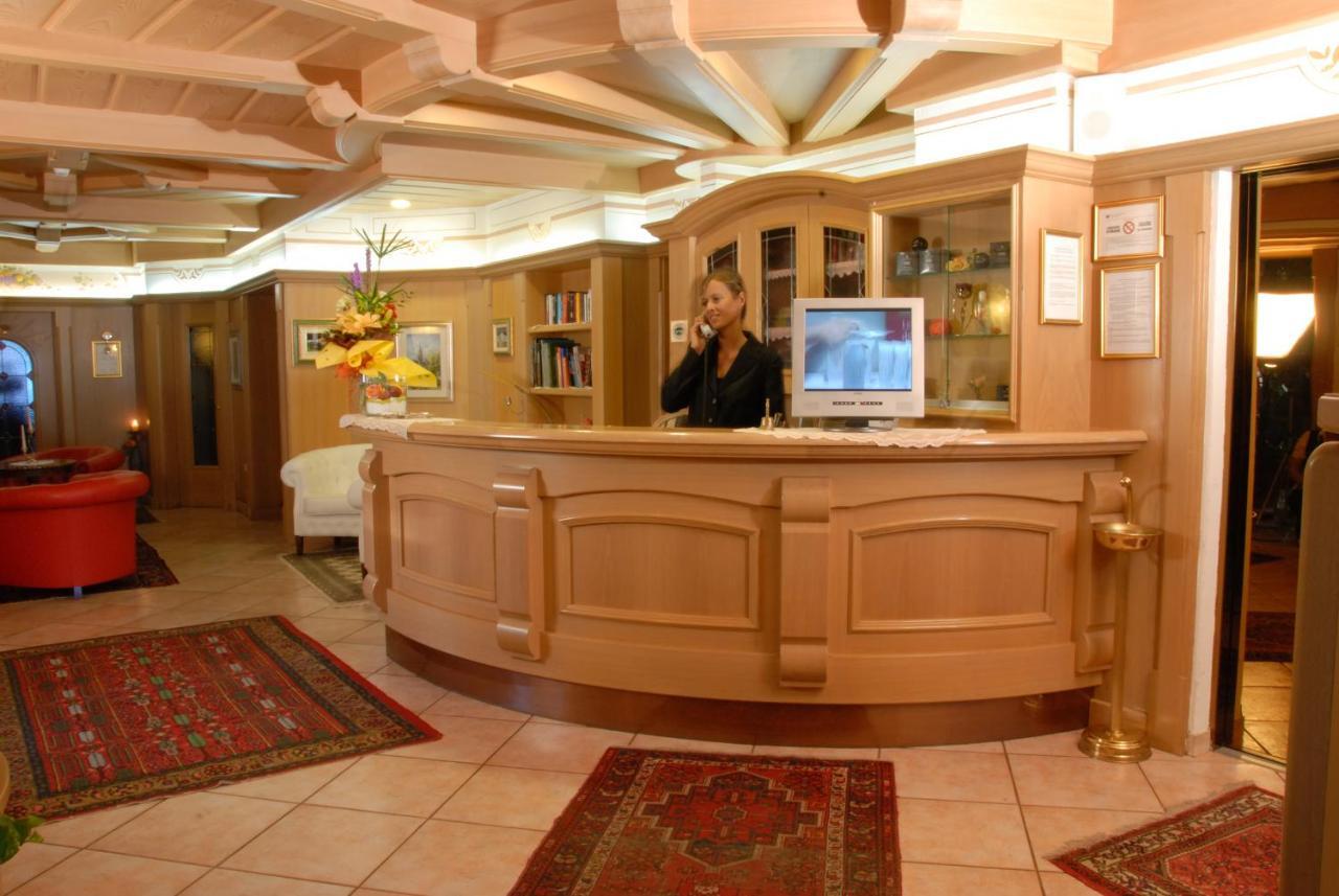 Hotel Alle Alpi 모에나 외부 사진